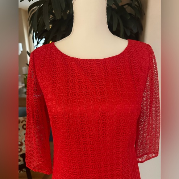 ❤️NWOT Trina Turk Holiday Red Keyhole Back Textured 3/4 Sleeve Cocktail Dress 4 - Picture 3 of 10